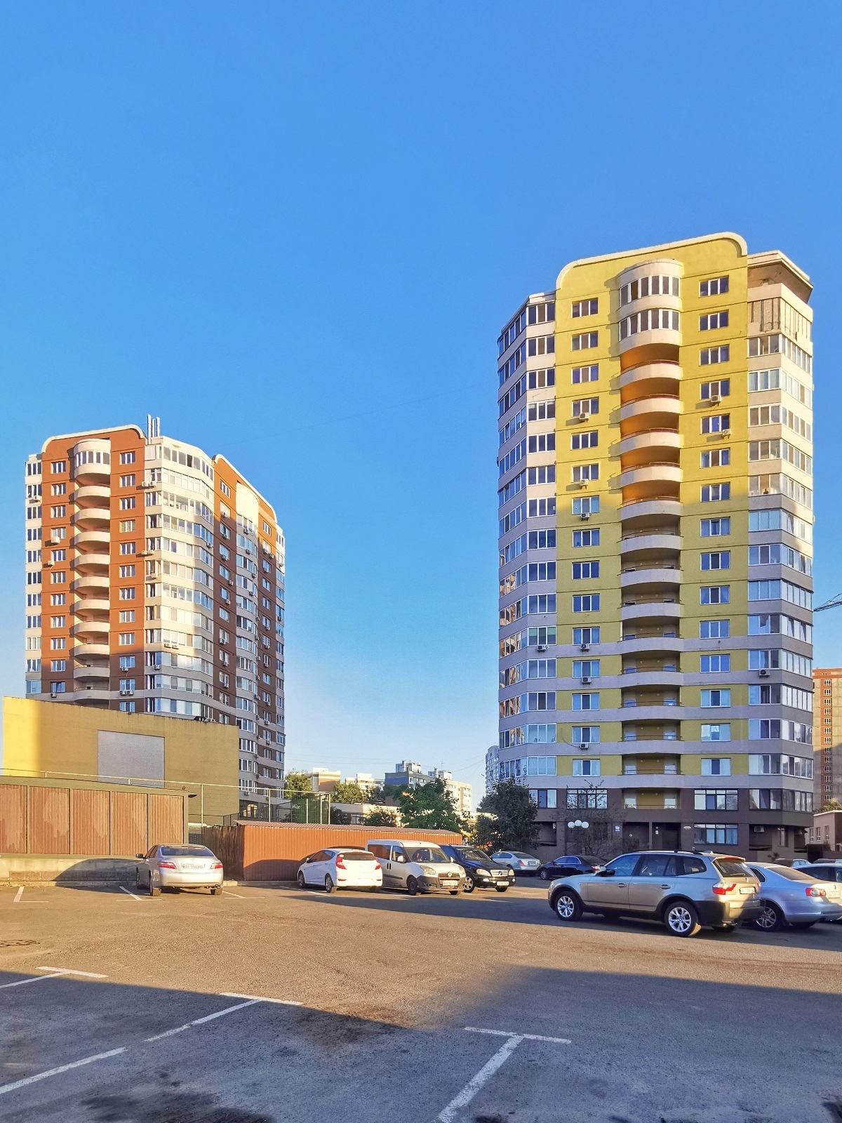 Продаж 2-кімнатної квартири 64 м², Київська вул., 265