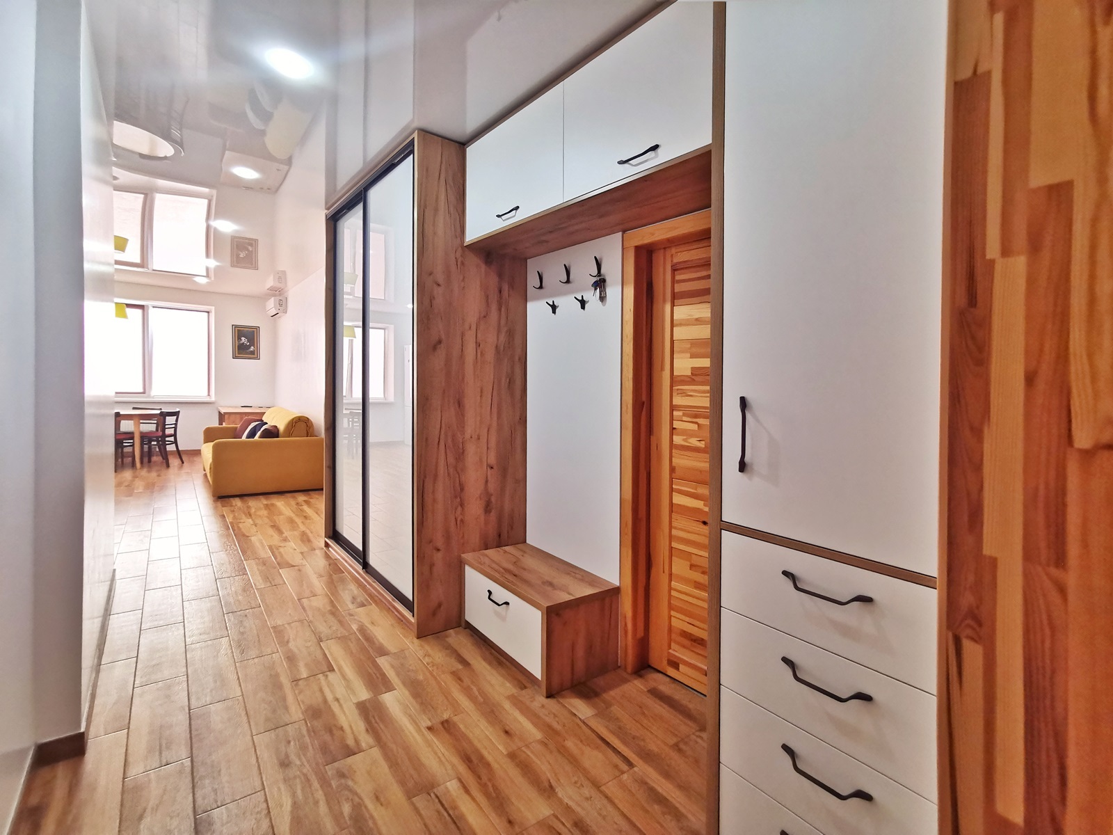 Продаж 2-кімнатної квартири 64 м², Київська вул., 265