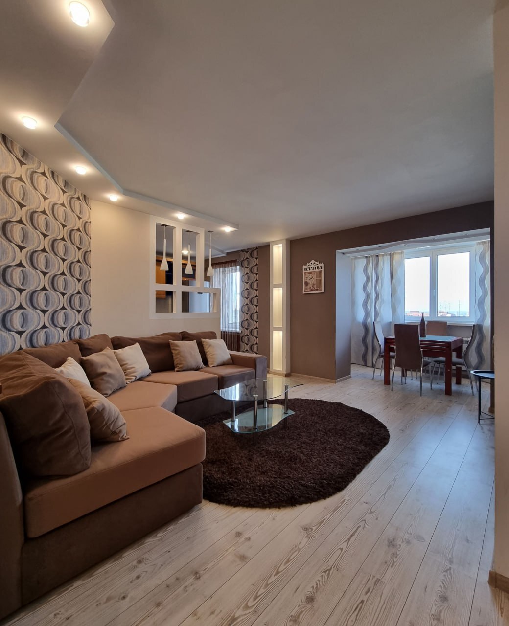 Продаж 3-кімнатної квартири 75 м², Менахем-Мендл Шнеєрсона вул.