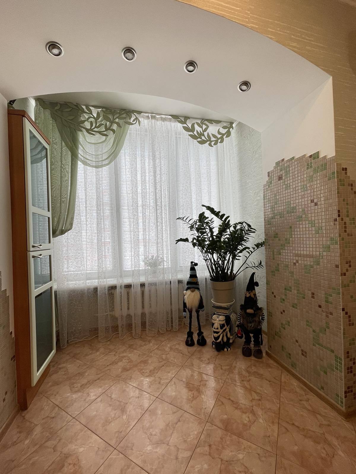 Оренда 2-кімнатної квартири 75 м², Тополевая вул.