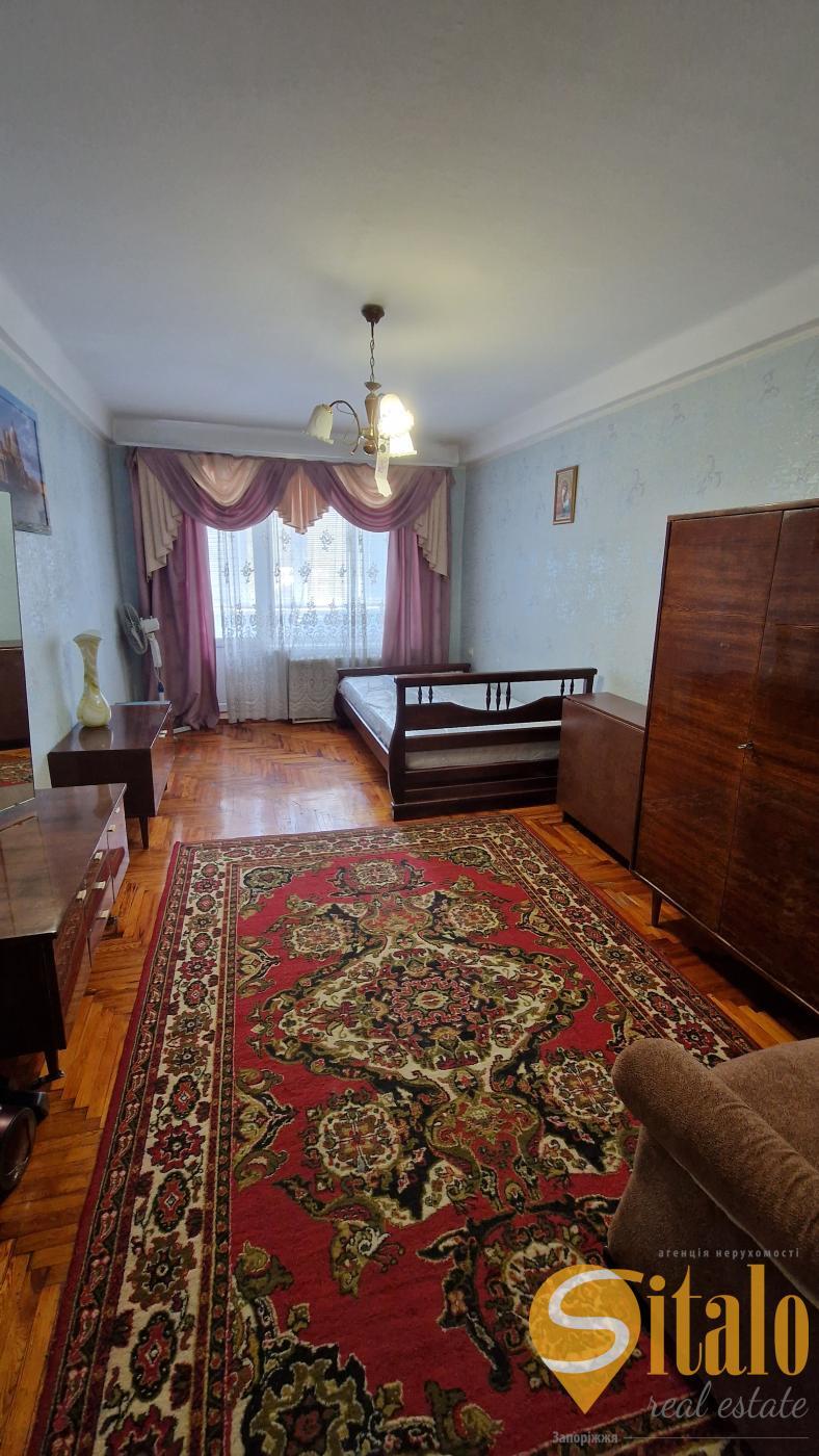 Продаж 3-кімнатної квартири 68 м², Чарівна вул.