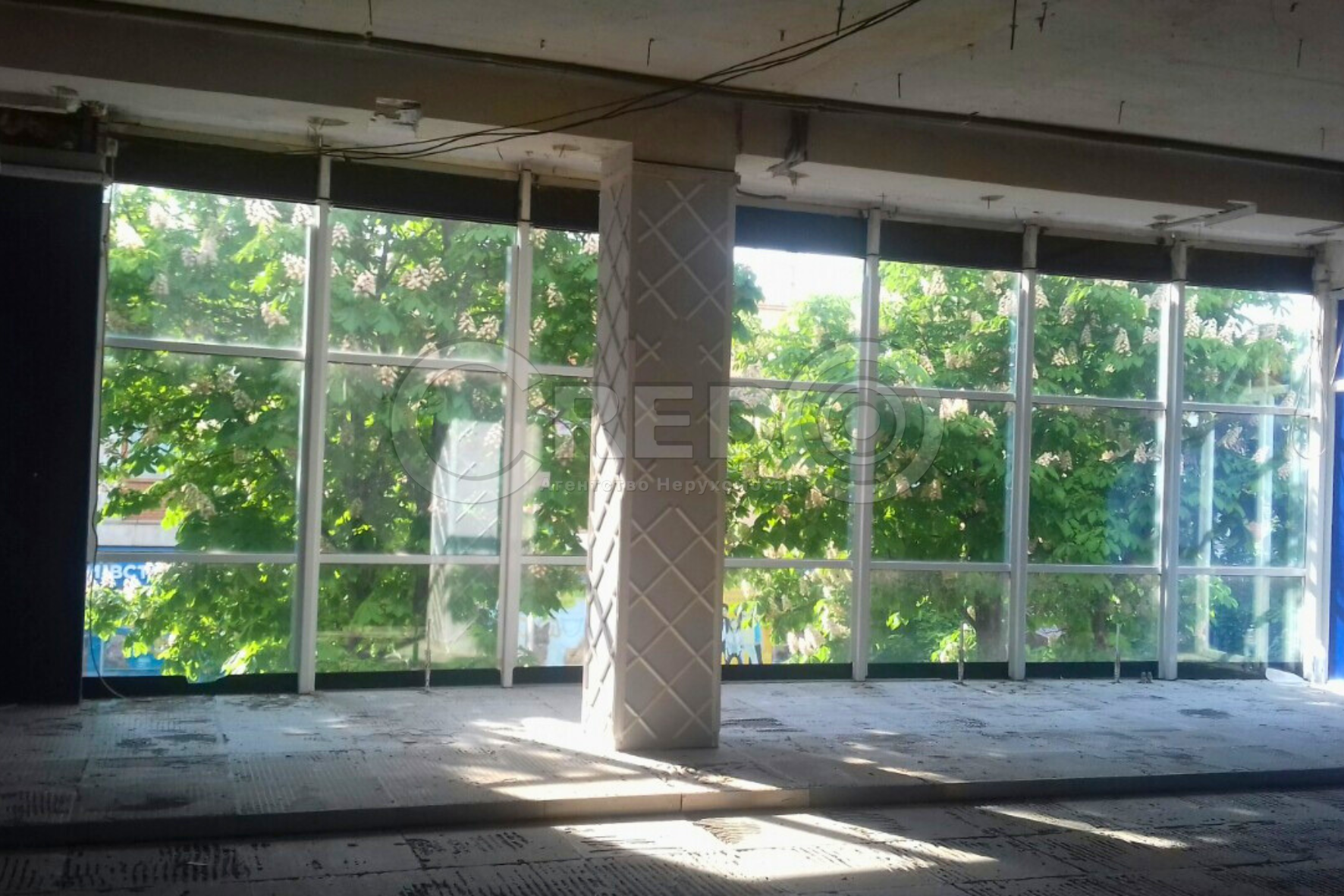 Продаж торговельного приміщення 242.3 м², Поштовий просп.