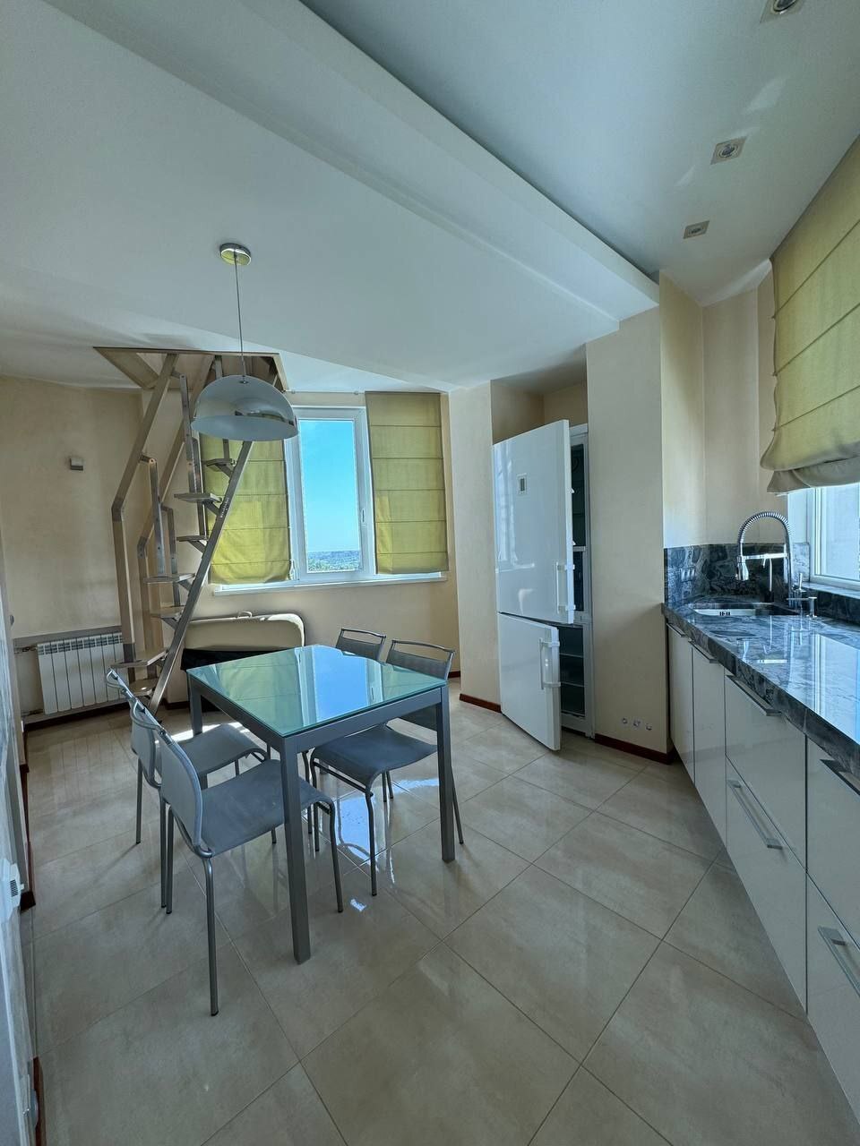 Продаж 3-кімнатної квартири 93 м², Козакова вул.