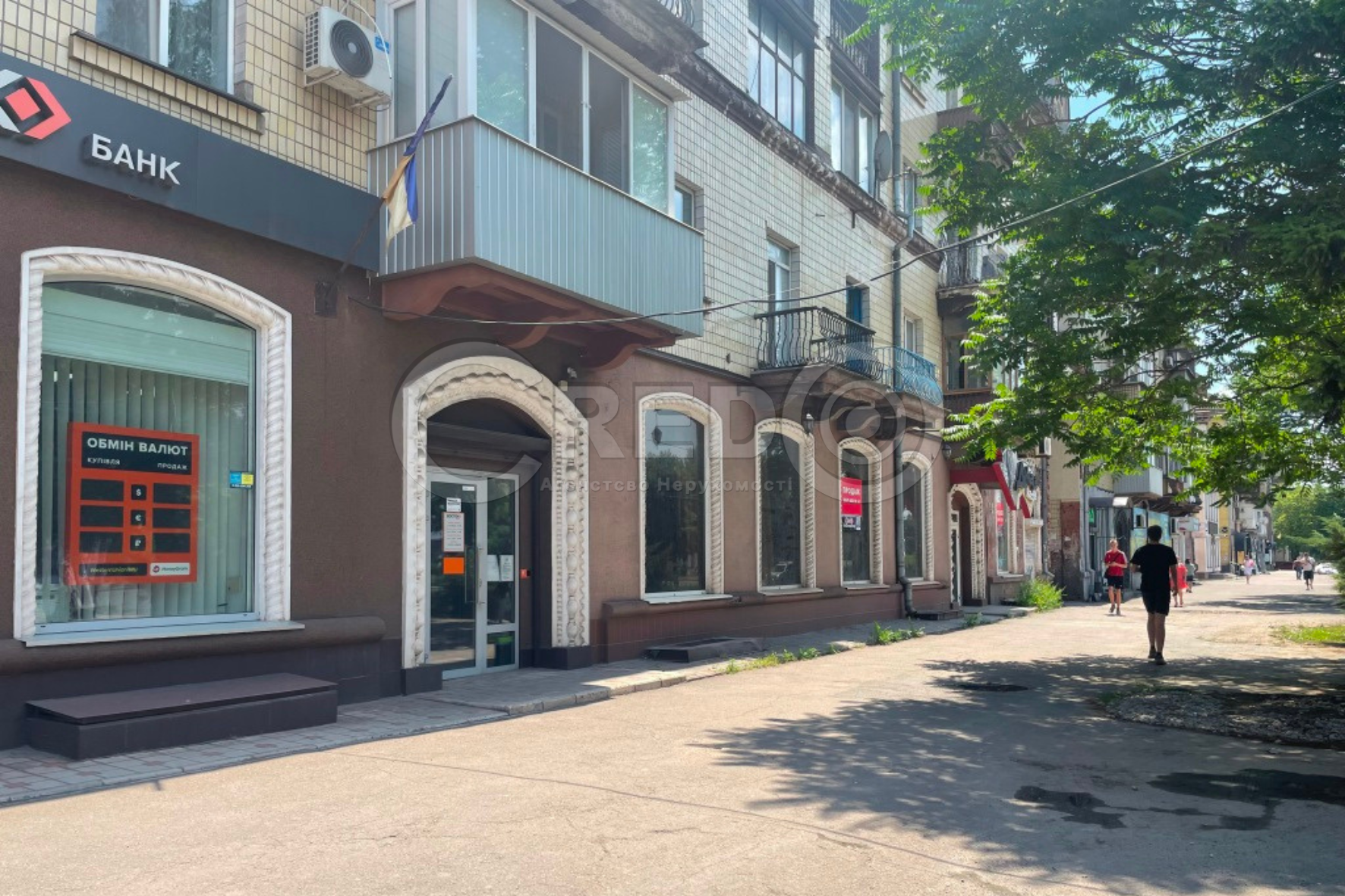 Продаж торговельного приміщення 227.8 м², Металлургов просп.