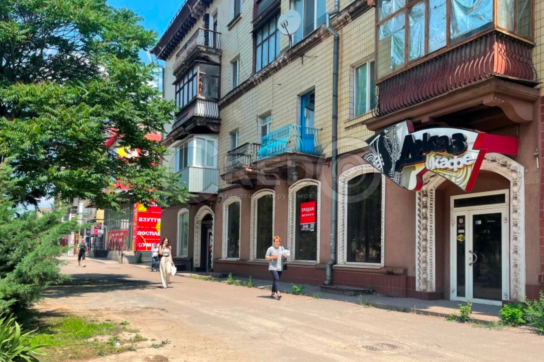 Продаж торговельного приміщення 227.8 м², Металлургов просп.