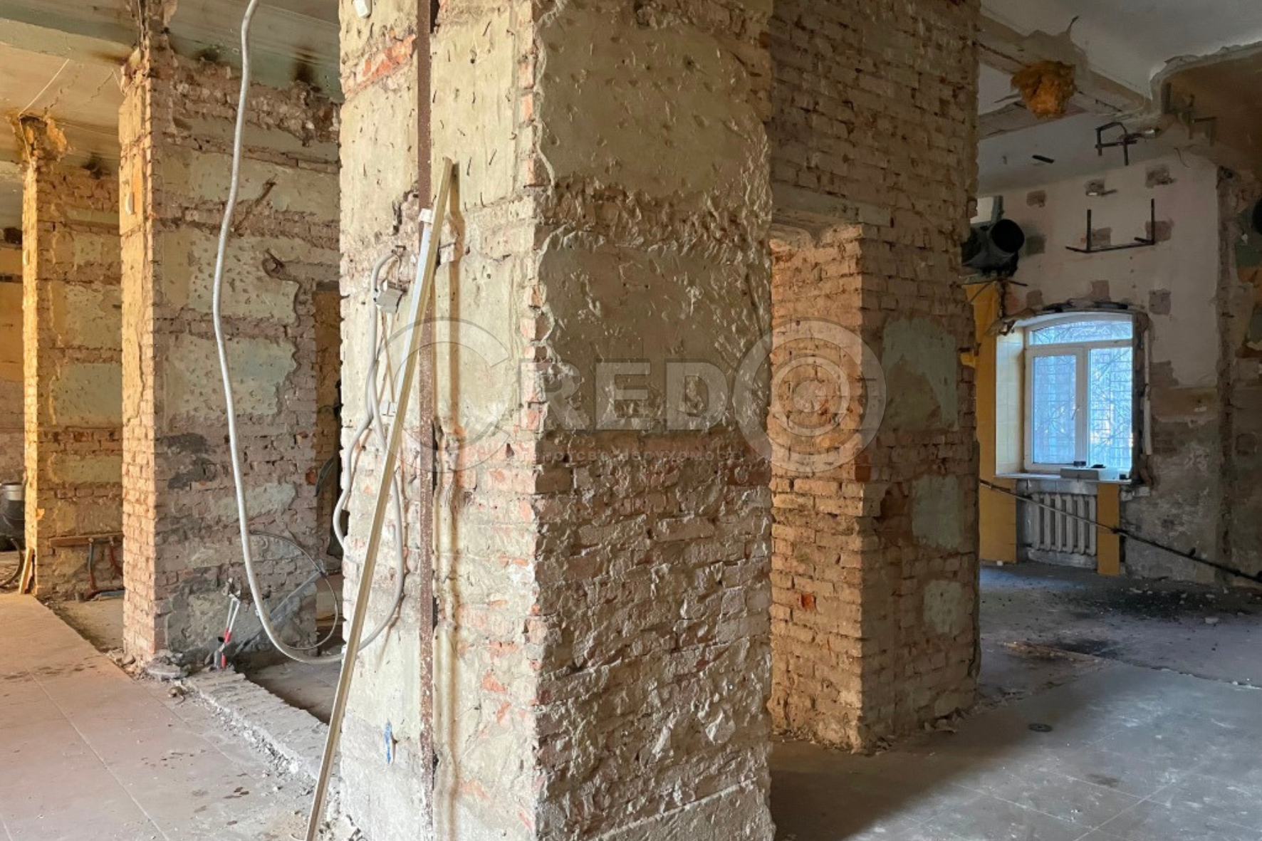 Продаж торговельного приміщення 227.8 м², Металлургов просп.