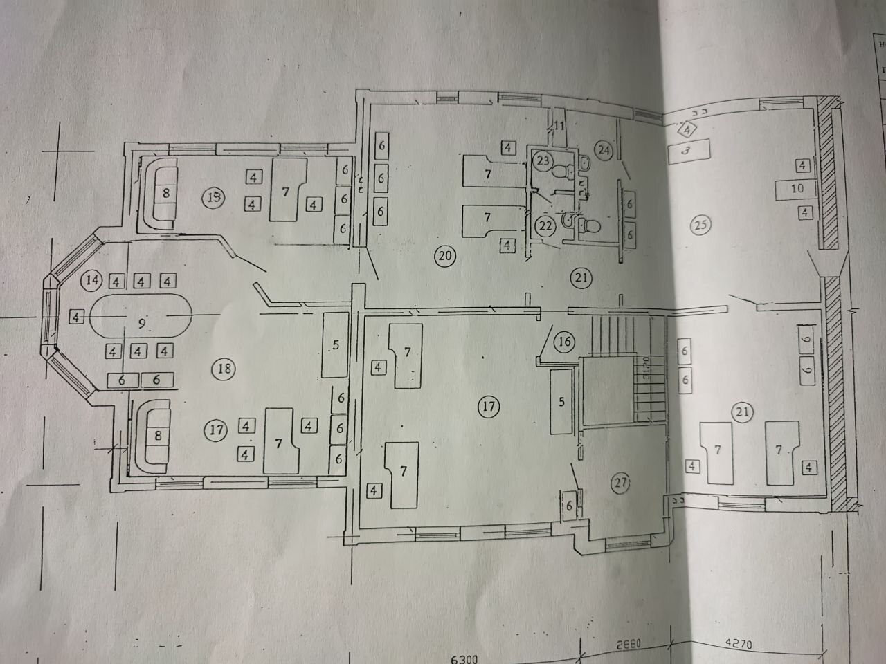 Продаж офісу 398.7 м², Єсеніна вул., 1А