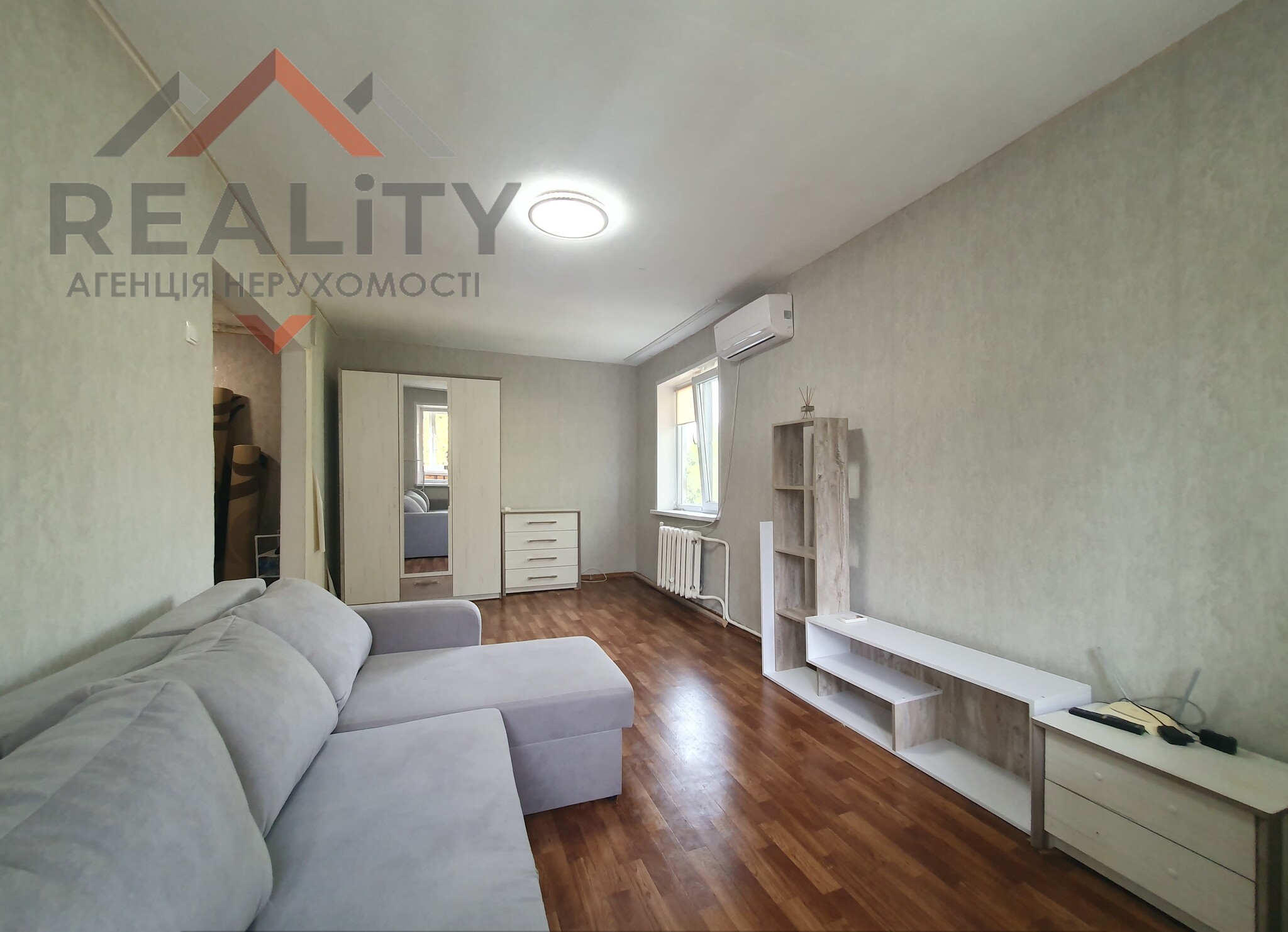 Продаж 1-кімнатної квартири 32 м², Богдана Хмельницького просп., 12