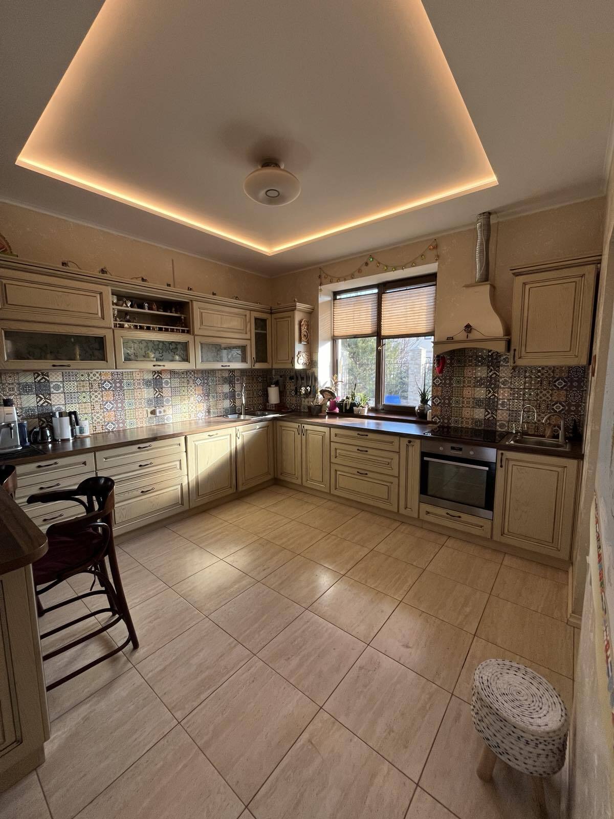 Продажа дома 300 м², Корабельная ул., Совиньон