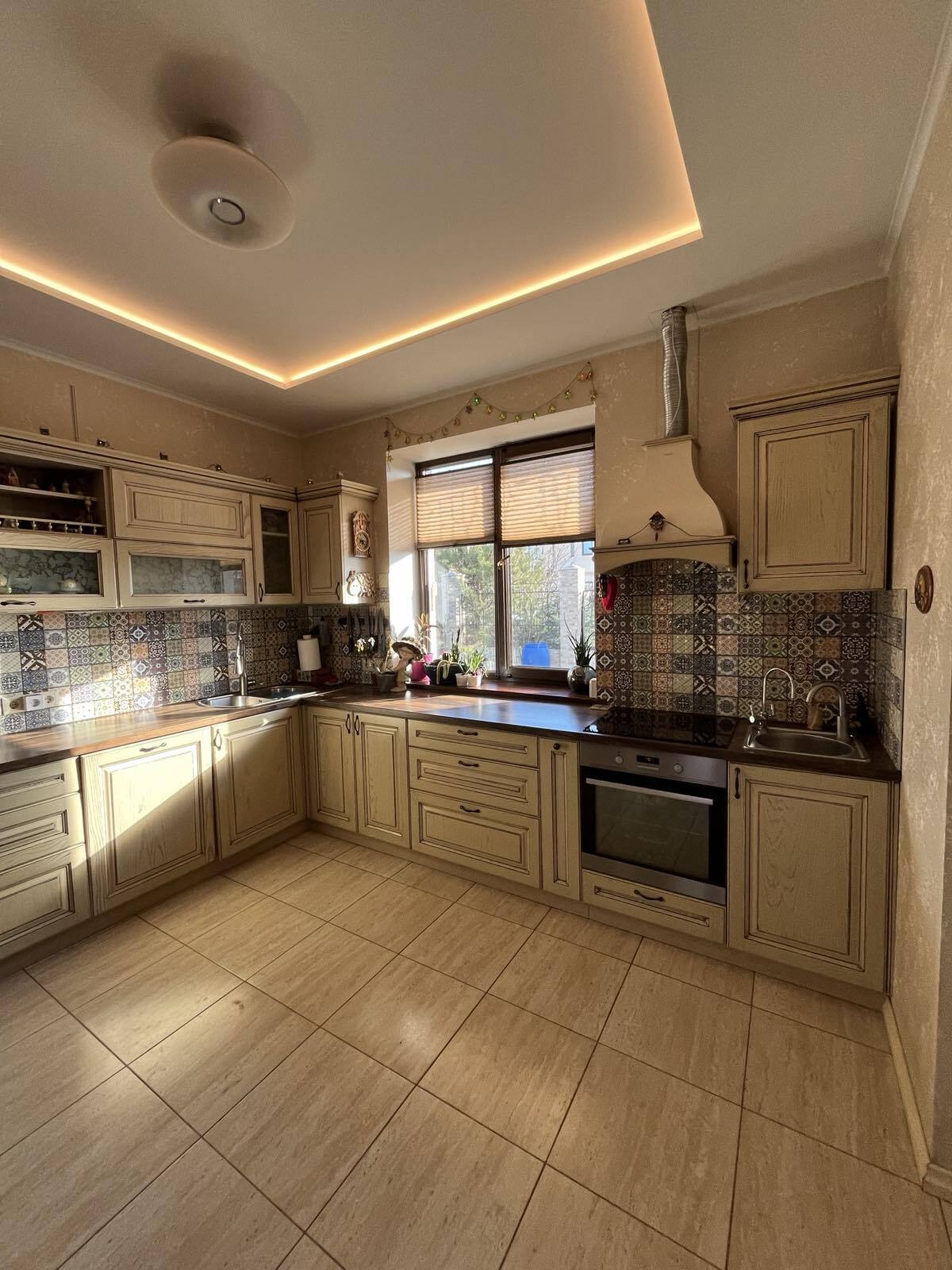 Продажа дома 300 м², Корабельная ул., Совиньон