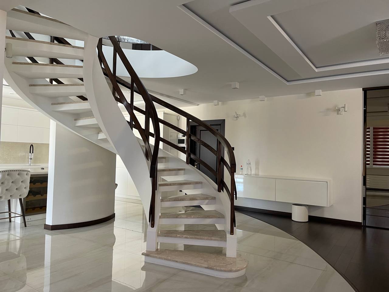 Продажа 2-уровневой квартиры 209.9 м², Заречанская ул., 11В