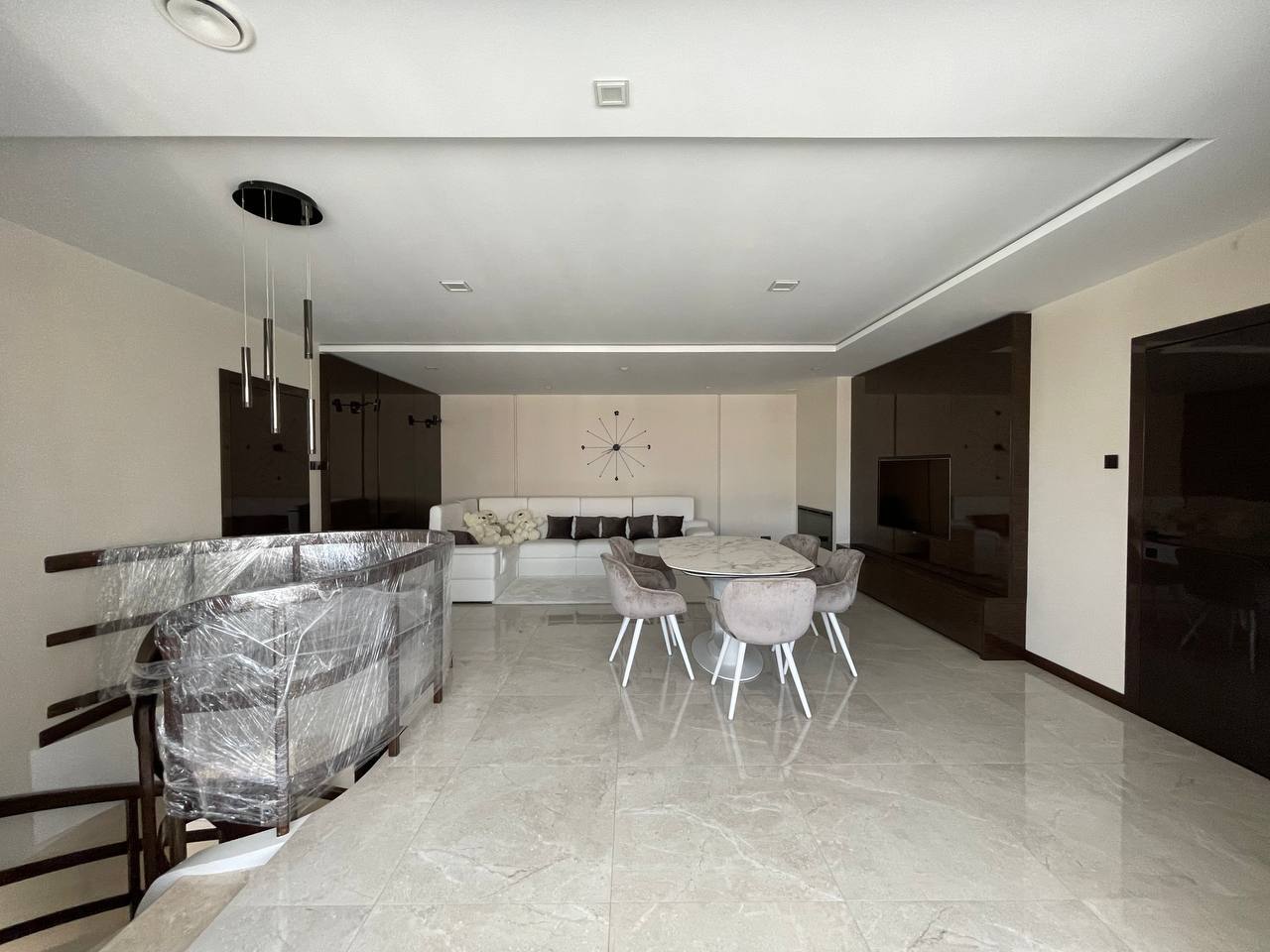Продажа 2-уровневой квартиры 209.9 м², Заречанская ул., 11В