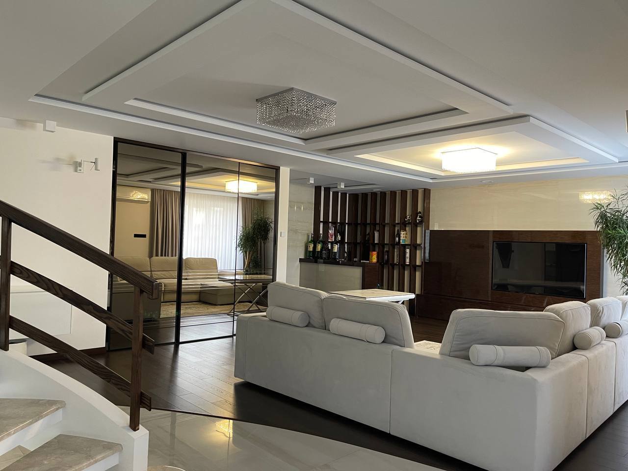 Продажа 2-уровневой квартиры 209.9 м², Заречанская ул., 11В