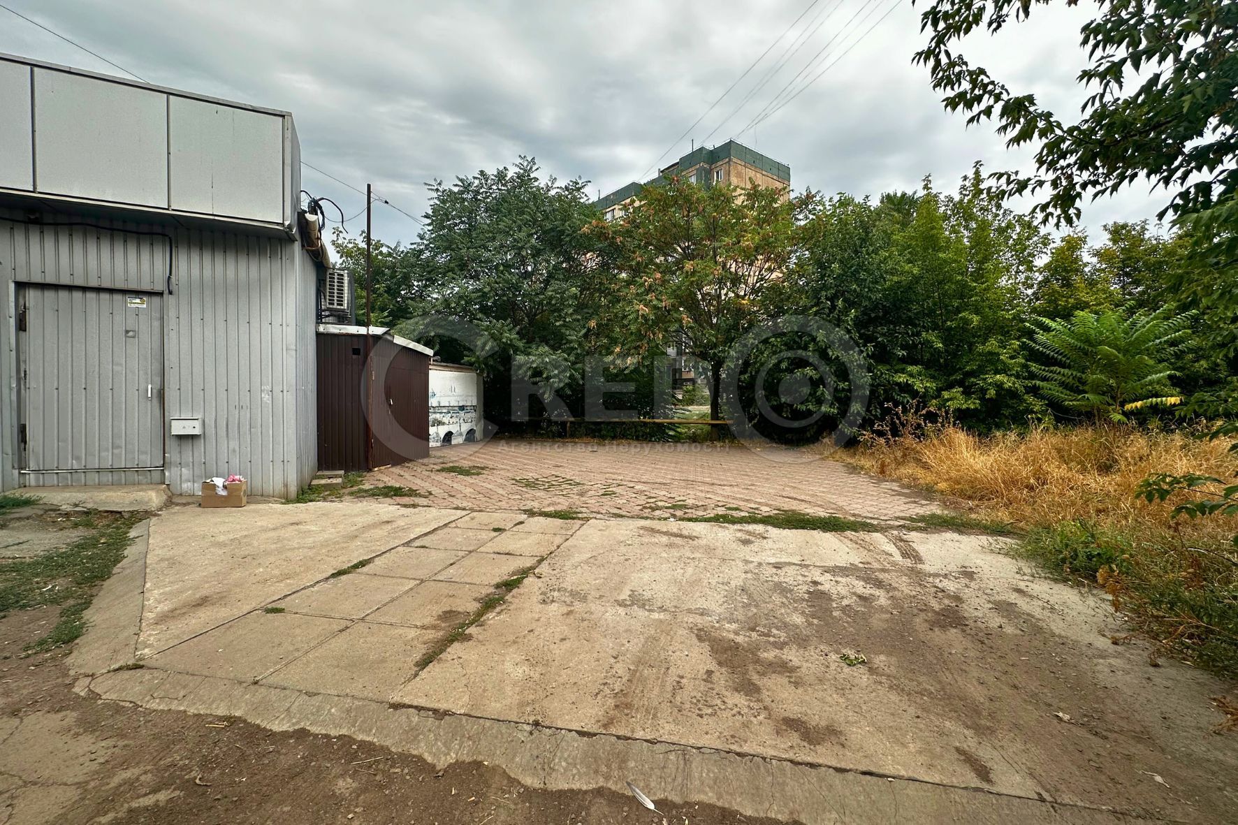 Продаж магазину 76.1 м², Свято-Миколаївська вул.