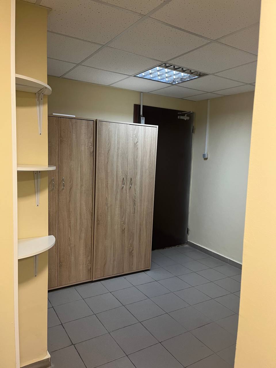 Оренда офісу 80 м², Срібнокільська вул., 22