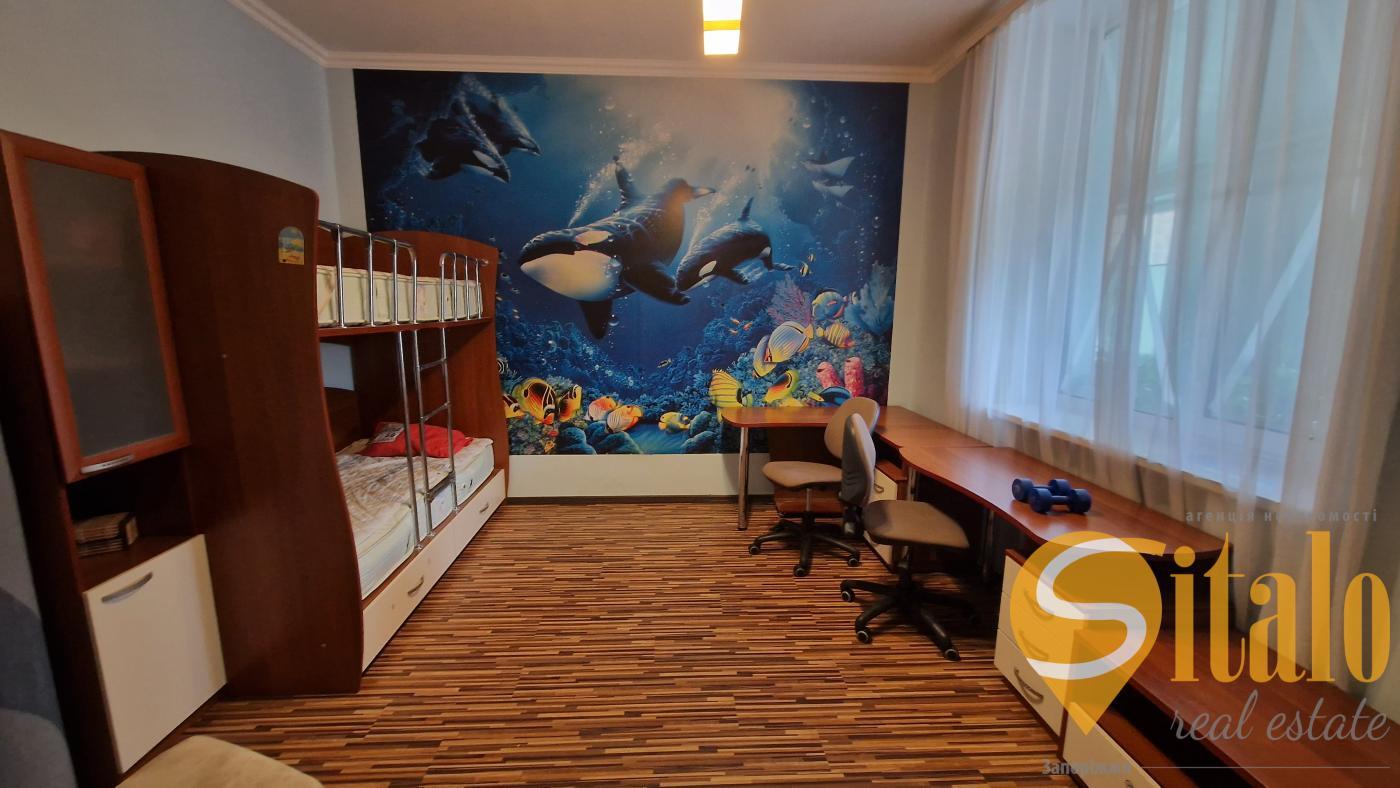 Продаж 2-кімнатної квартири 90 м², Магістральна вул.