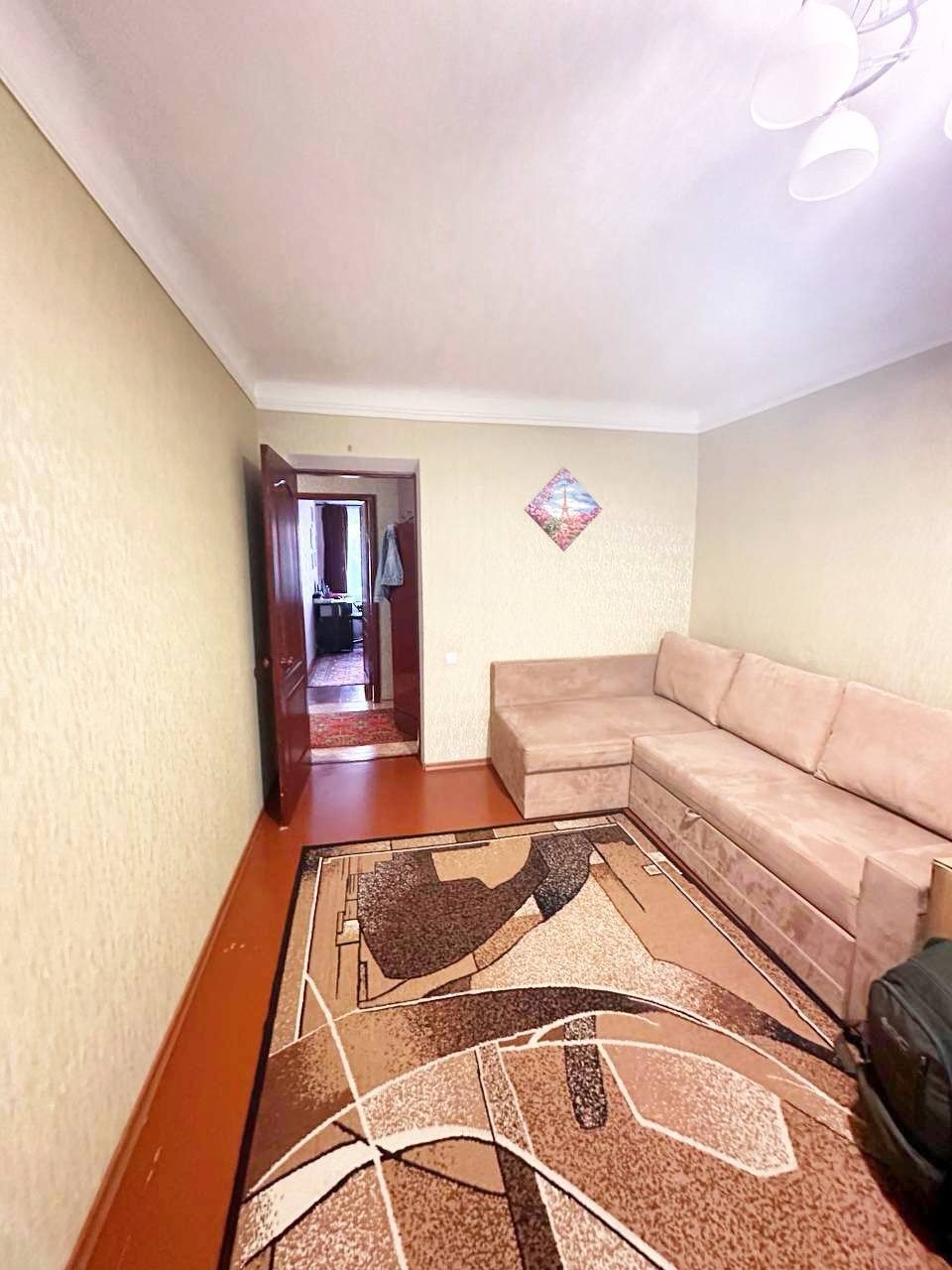 Продаж 2-кімнатної квартири 49 м², Серпнева вул.