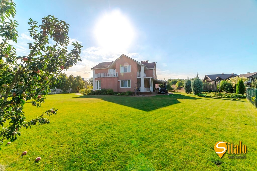 Продажа дома 400 м², 1-я Озерная ул.