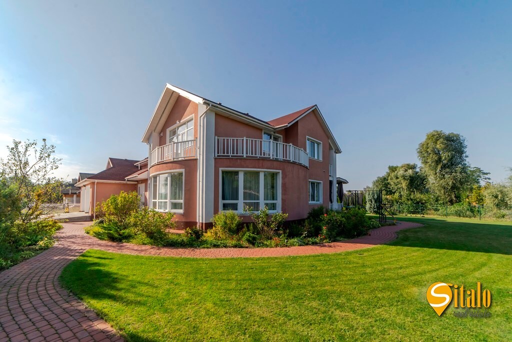 Продажа дома 400 м², 1-я Озерная ул.