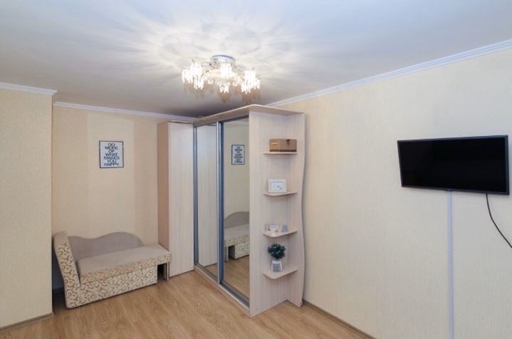 Продаж 1-кімнатної квартири 32 м², Троїцька вул.