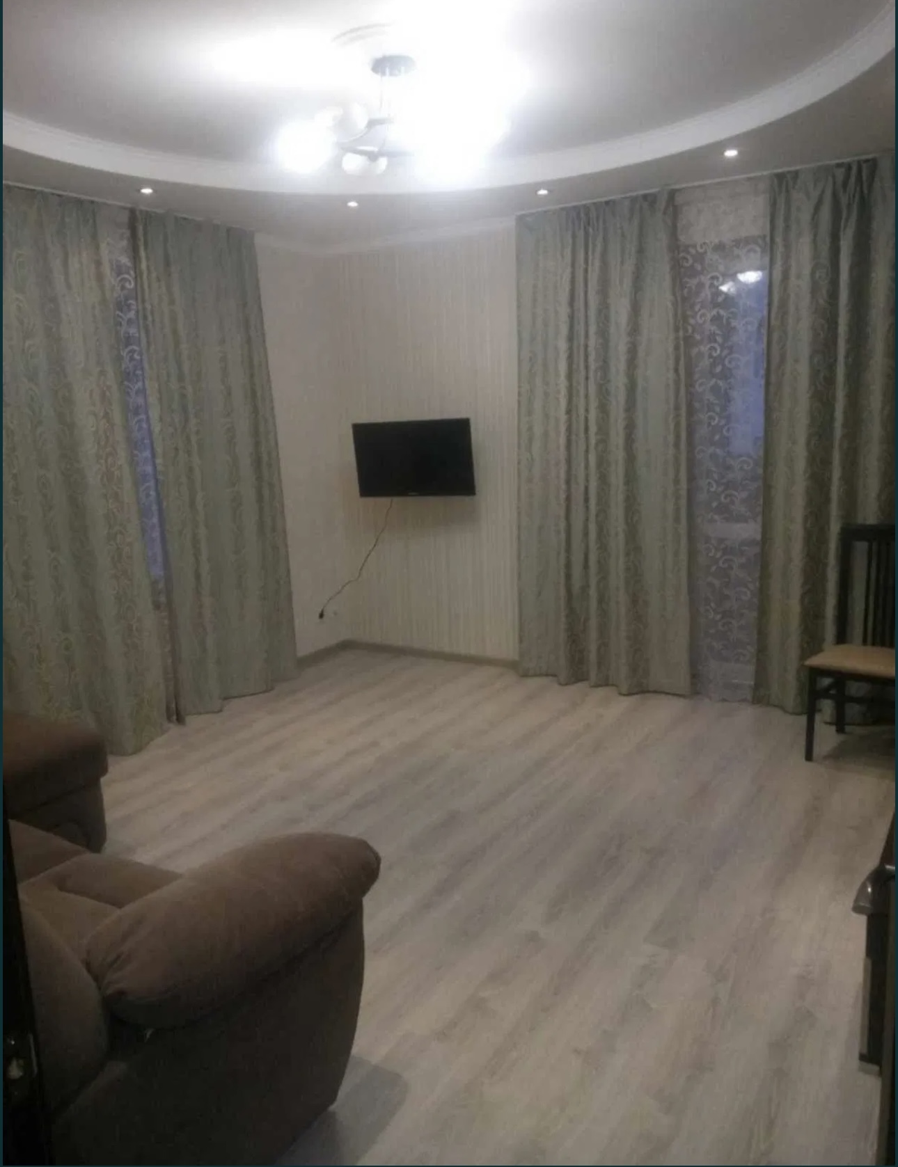 Продаж 3-кімнатної квартири 81 м², Лісова вул.
