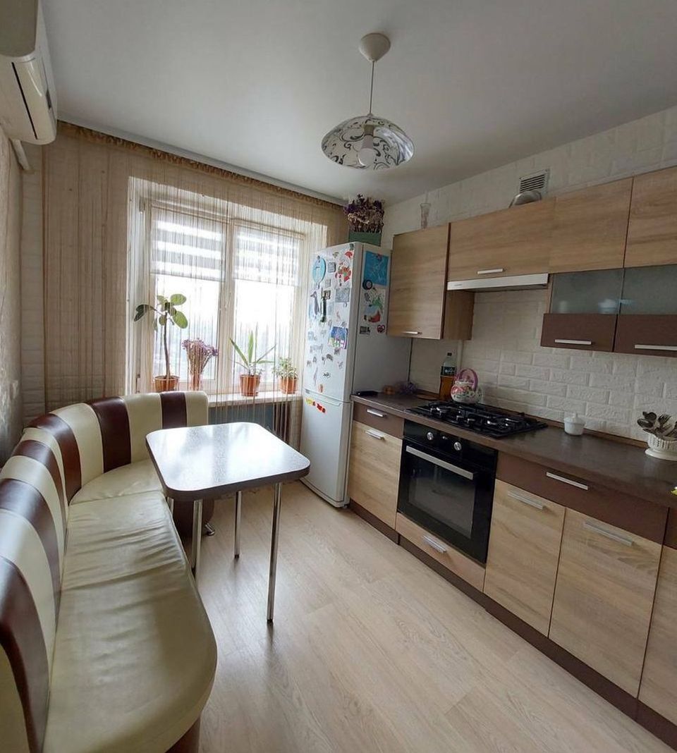 Продаж 2-кімнатної квартири 50 м², Терещенковська вул., 14