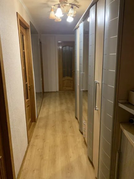 Продаж 4-кімнатної квартири 89.5 м², Інтернаціоналістів вул.