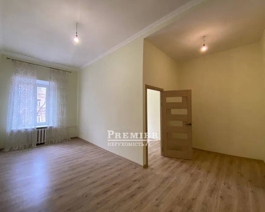 Продаж 2-кімнатної квартири 40 м², Преображенська вул.