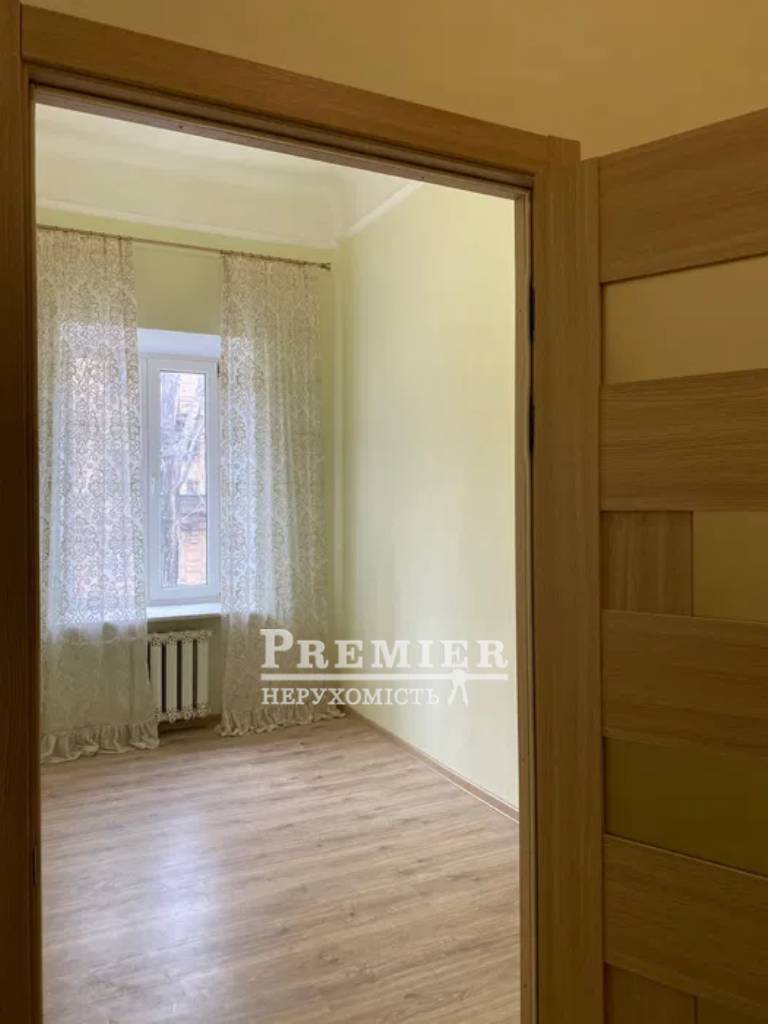 Продаж 2-кімнатної квартири 40 м², Преображенська вул.