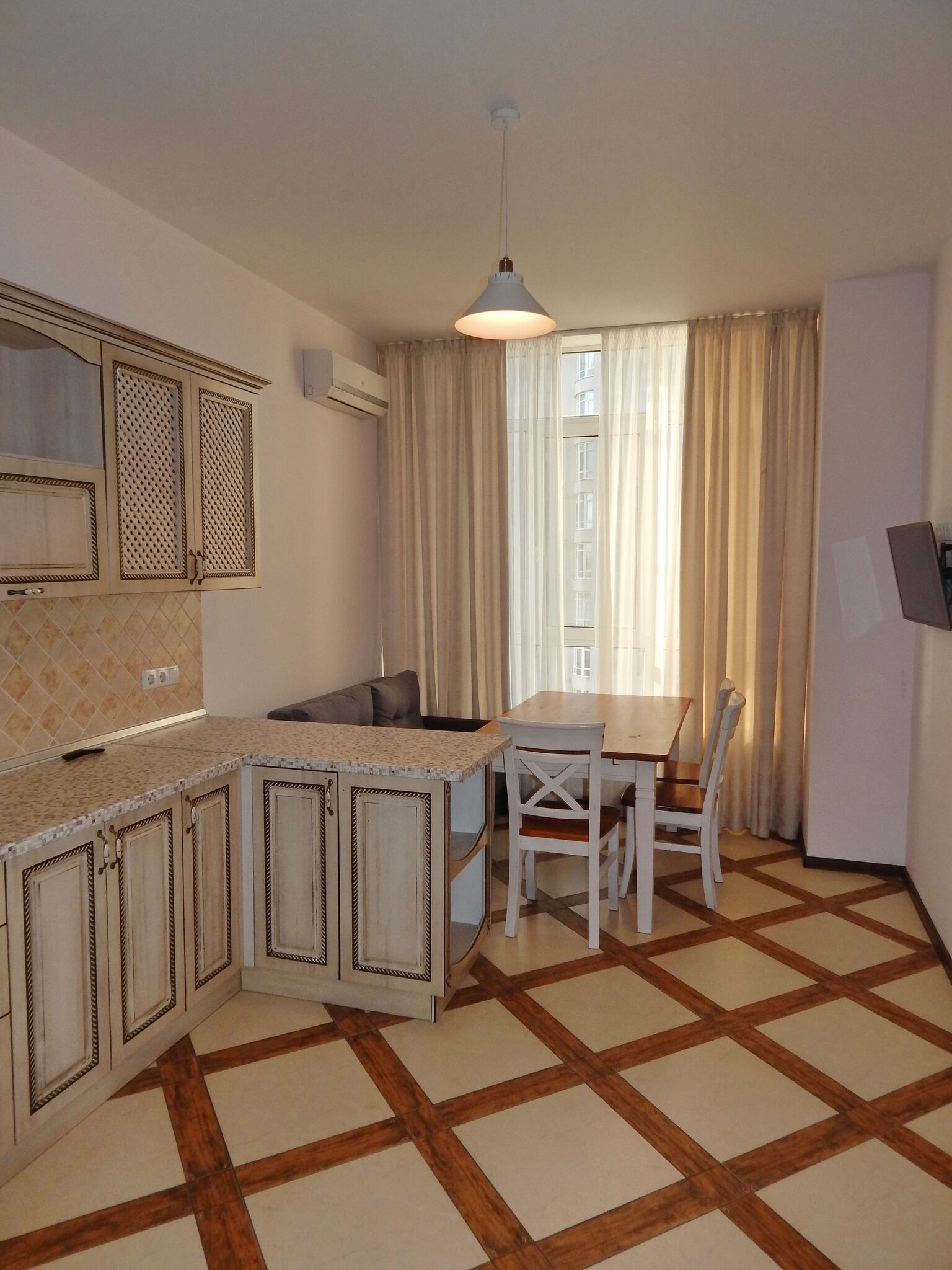 Продажа 3-комнатной квартиры 117 м², Французский бул., 22