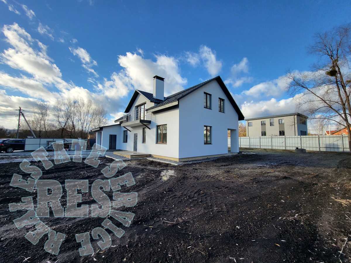 Продаж будинку 225 м², Розкішна