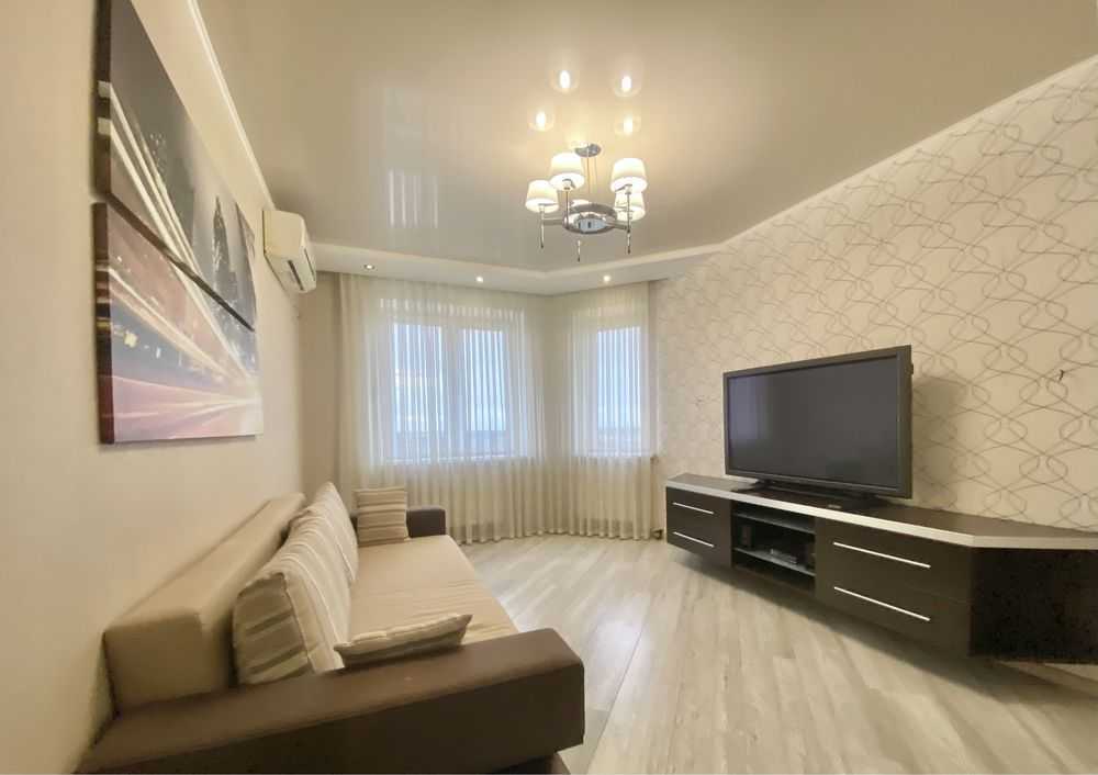 Продаж 2-кімнатної квартири 46 м², Теплична вул., 42