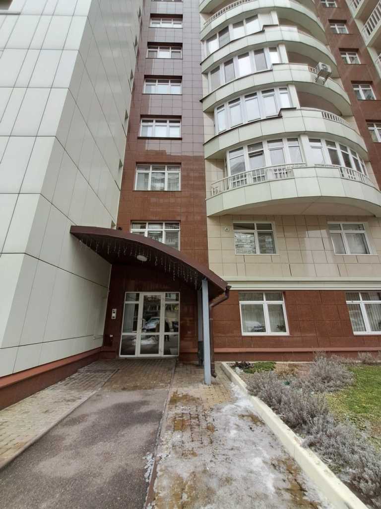 Аренда 3-комнатной квартиры 115 м², Владимира Антоновича ул., 131