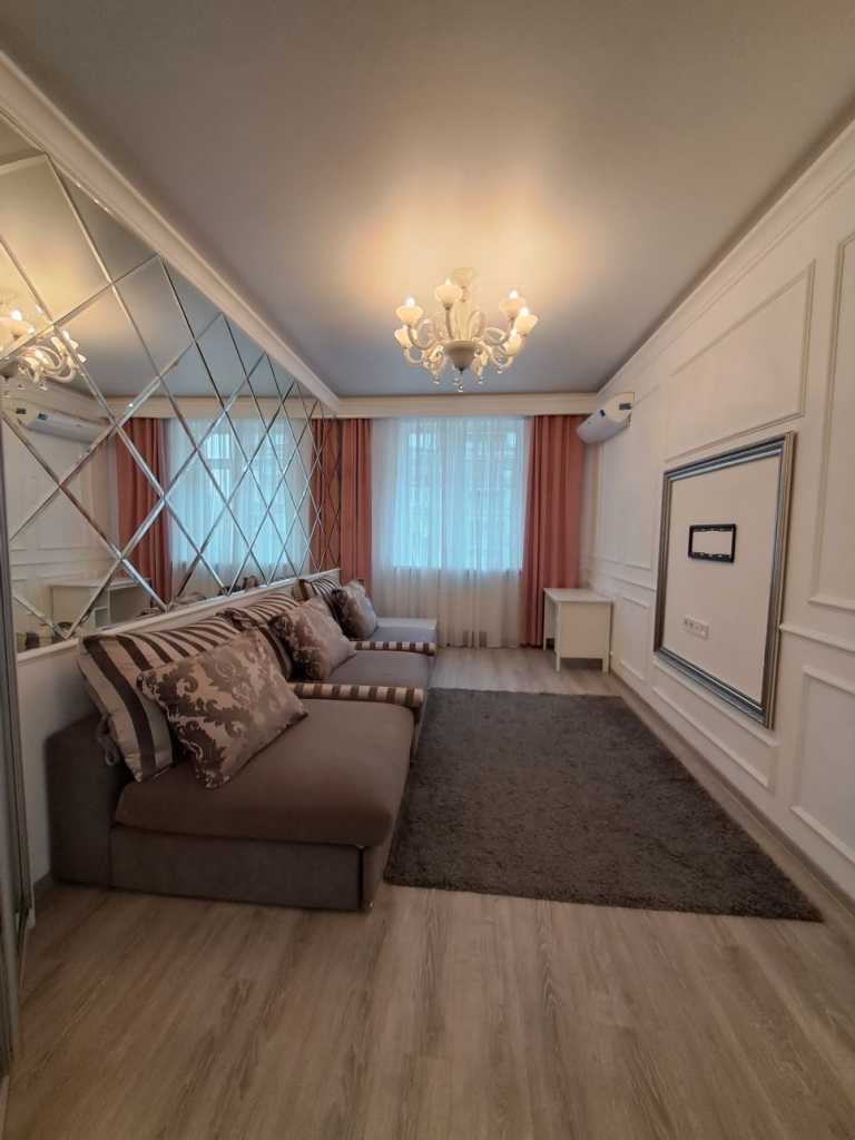 Аренда 3-комнатной квартиры 115 м², Владимира Антоновича ул., 131