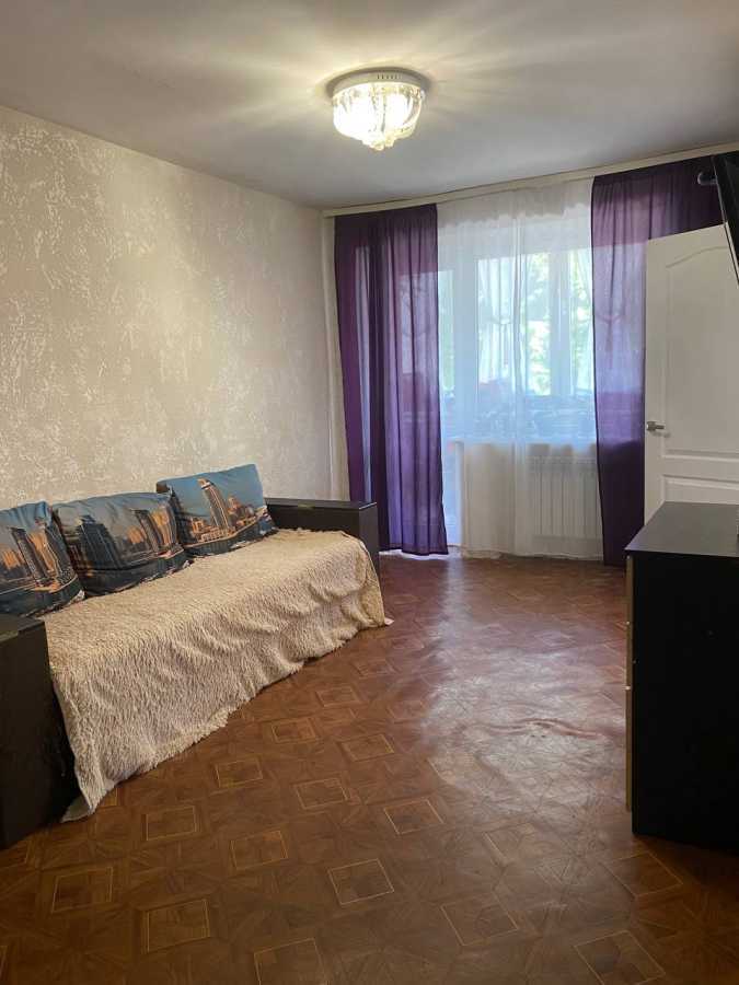 Продаж 3-кімнатної квартири 61 м², Героїв УПА вул., України, 14