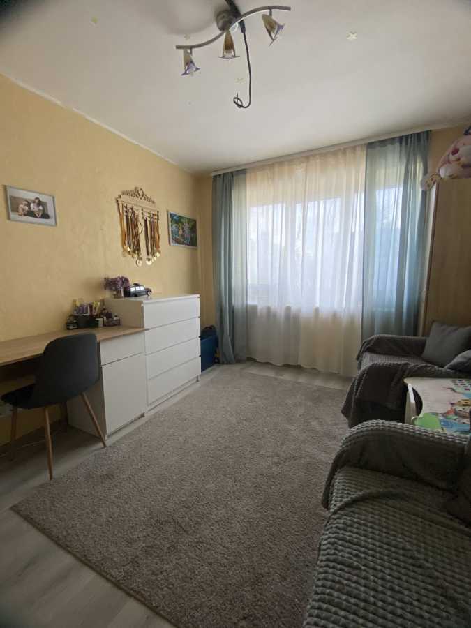 Продажа 3-комнатной квартиры 61 м², Героев УПА ул., України, 14