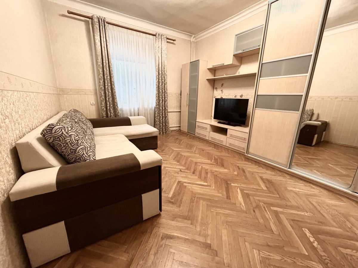 Продаж 3-кімнатної квартири 69.3 м², Броварський просп., 93