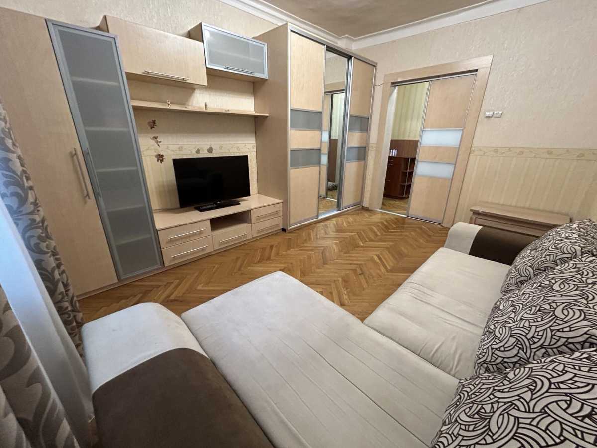 Продаж 3-кімнатної квартири 69.3 м², Броварський просп., 93