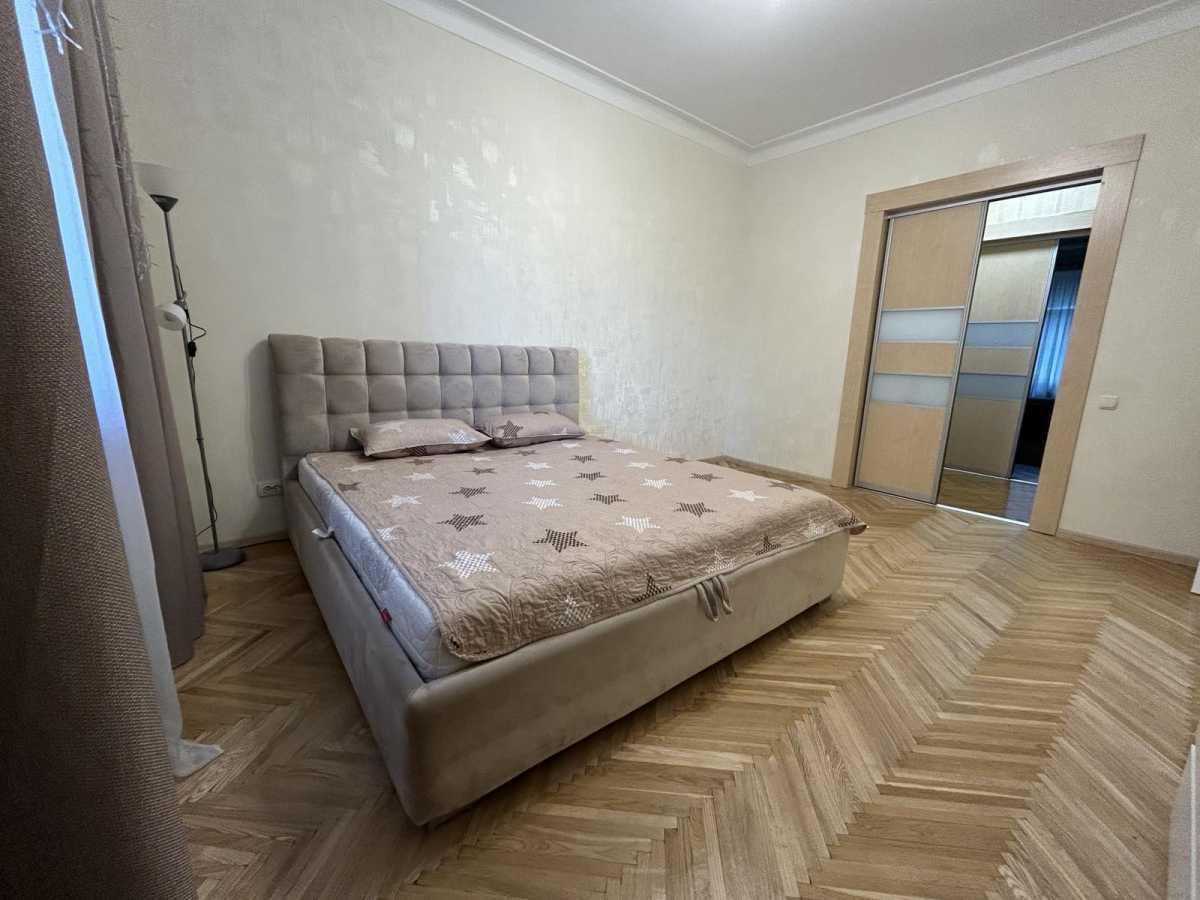 Продаж 3-кімнатної квартири 69.3 м², Броварський просп., 93