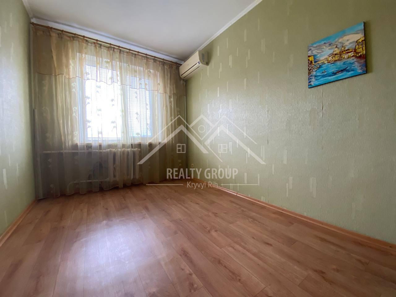 Продаж 3-кімнатної квартири 56.2 м², Заречная вул.