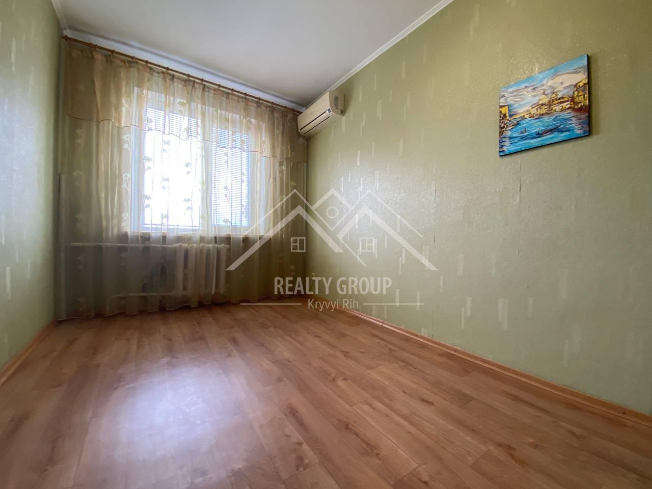 Продаж 3-кімнатної квартири 56.2 м², Заречная вул.