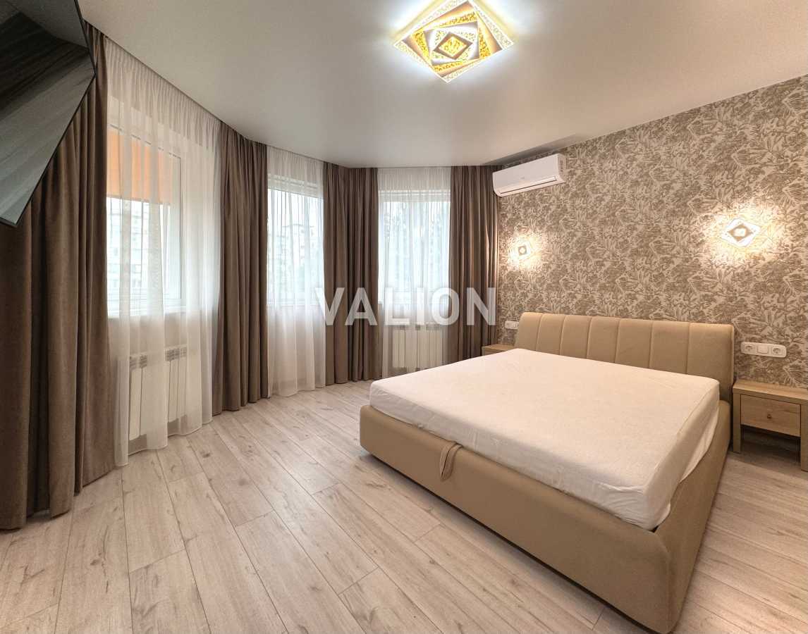 Продажа 2-комнатной квартиры 65.2 м², Генерала Шаповала ул., 20