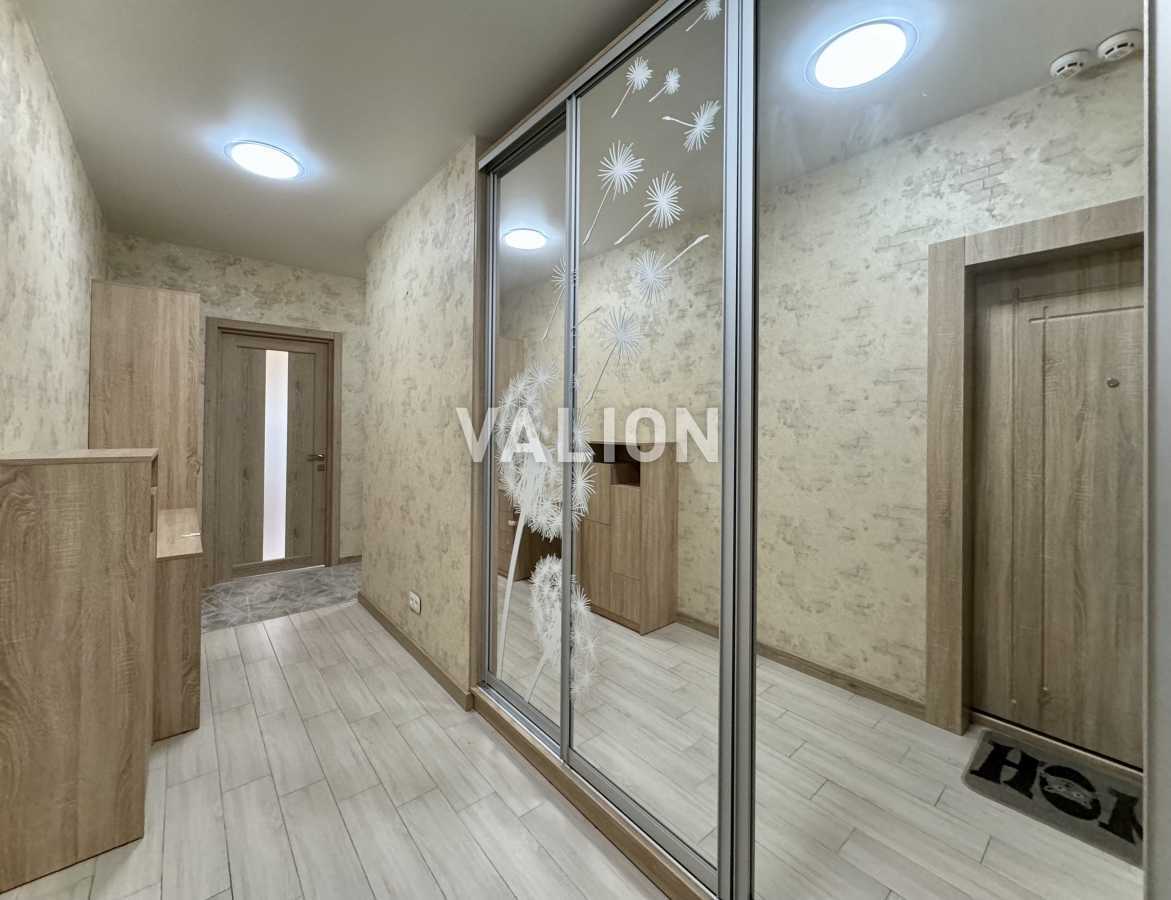 Продажа 2-комнатной квартиры 65.2 м², Генерала Шаповала ул., 20