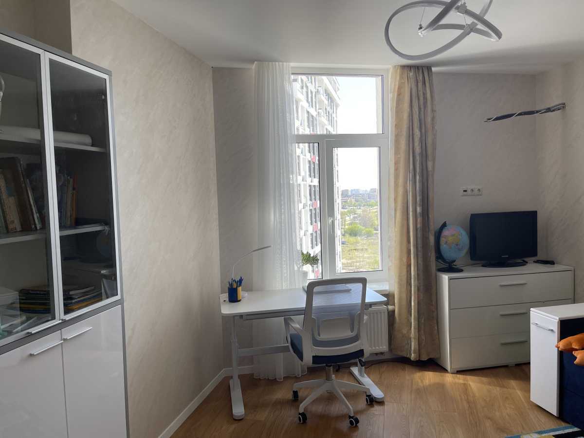 Продаж 3-кімнатної квартири 98 м², Микільсько-Слобідська вул., 13