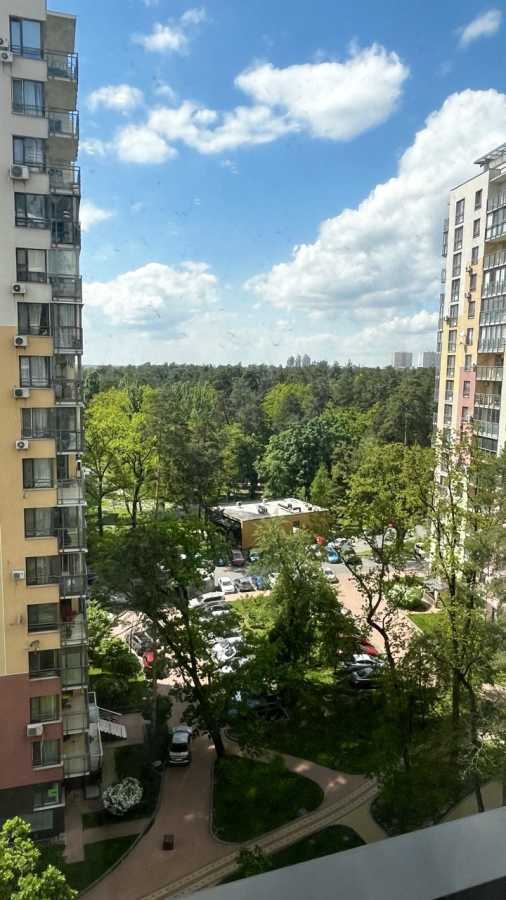 Продажа 2-комнатной квартиры 56 м², Анатолия Петрицкого ул., 17А