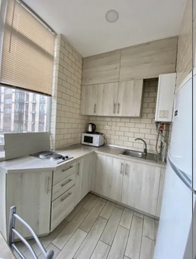 Аренда 1-комнатной квартиры 52 м², Владимира Антоновича ул., 36А
