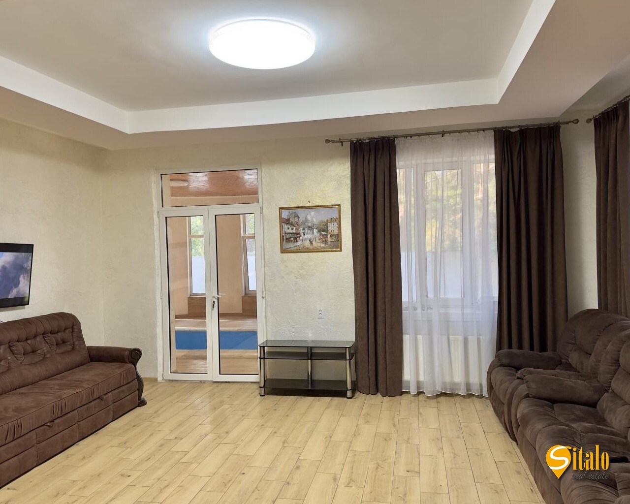 Оренда будинку 300 м²
