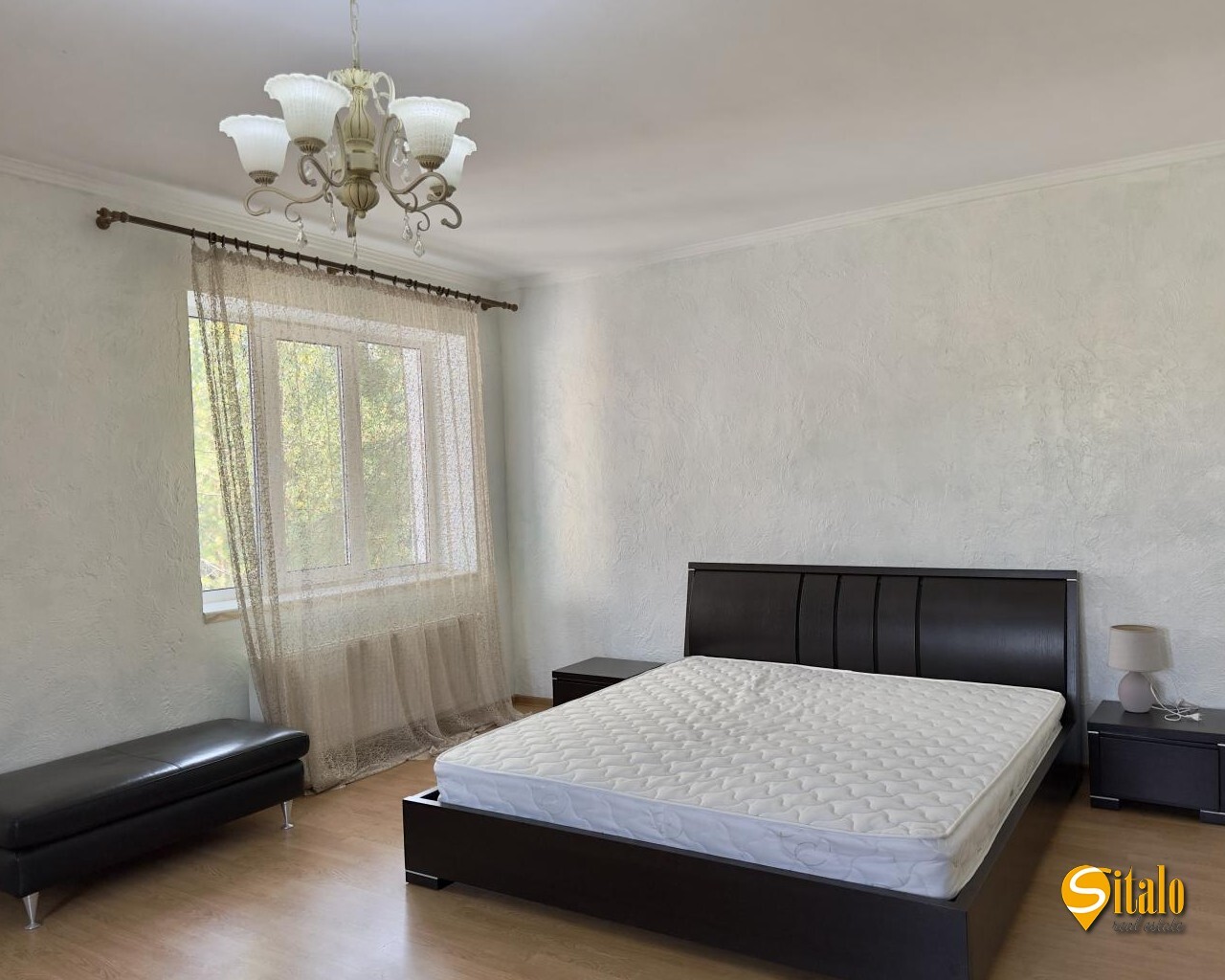 Оренда будинку 300 м²