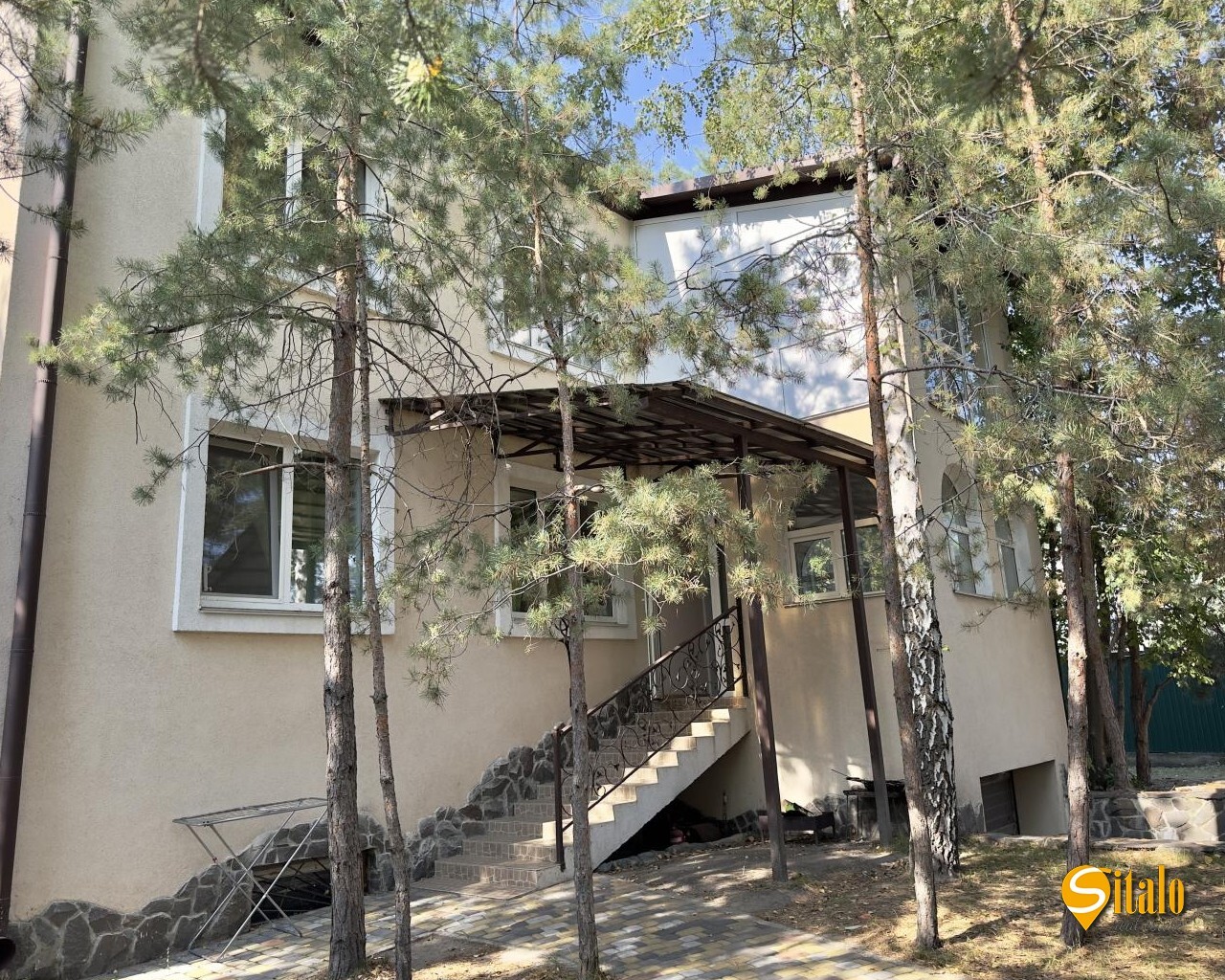 Оренда будинку 300 м²