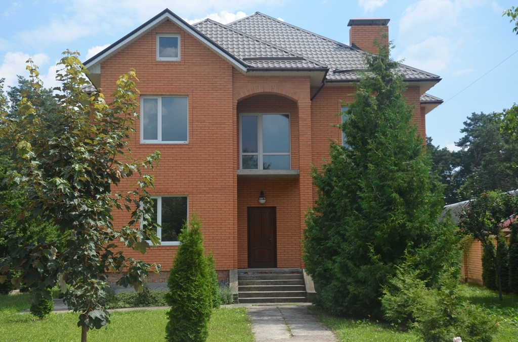 Продаж будинку 286 м², Кучанська вул.